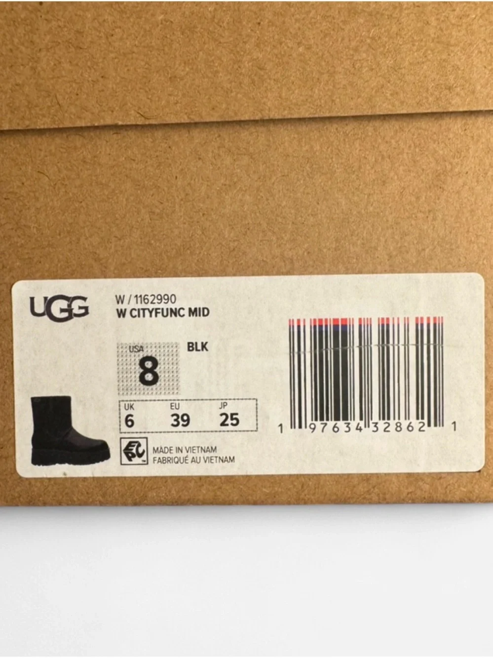 UGG Boot - Picture 6 of 7